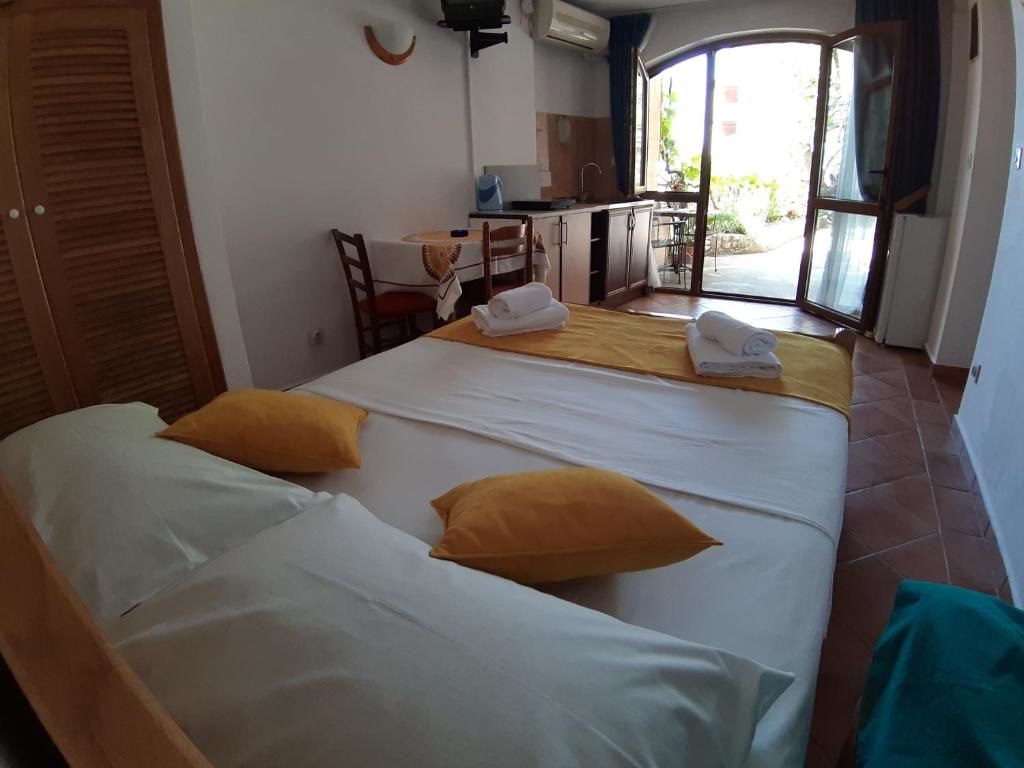 Апартаменты Zoro Apartments Свети-Стефан
